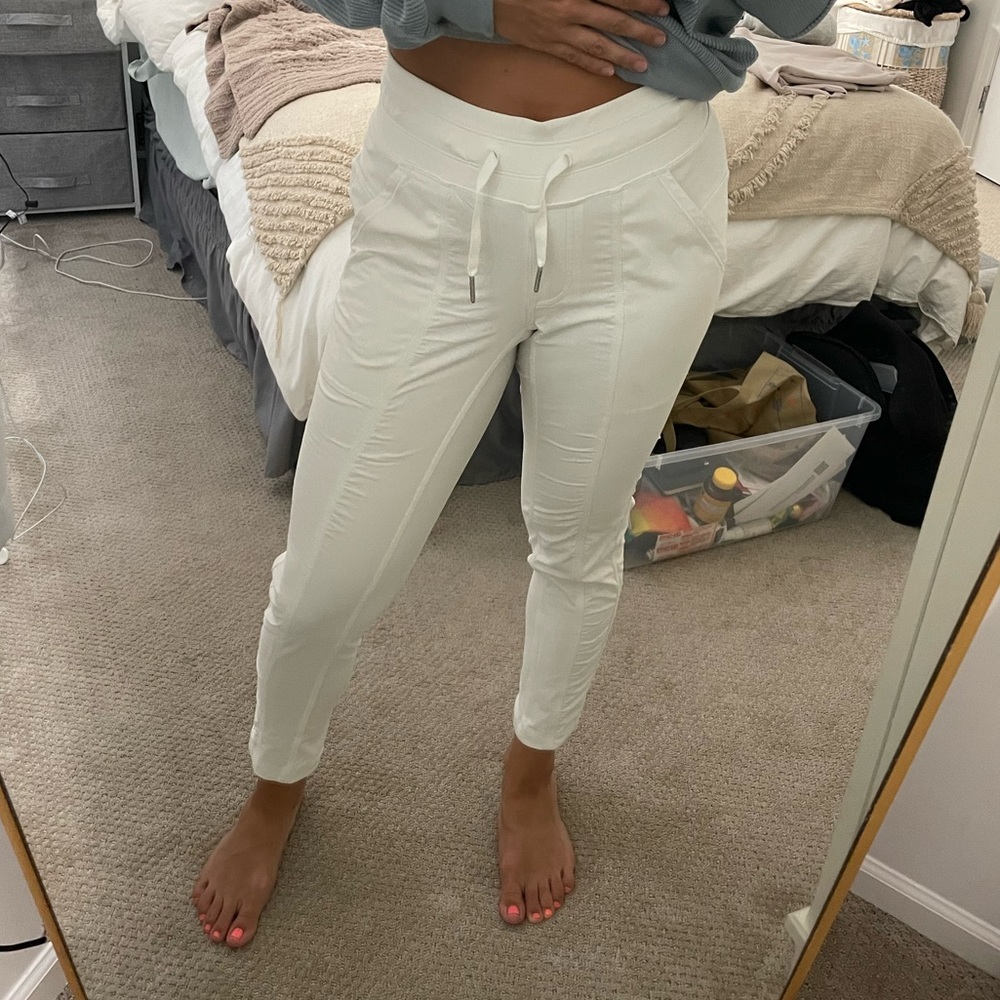 Lululemon pants! - Picture 3 of 10